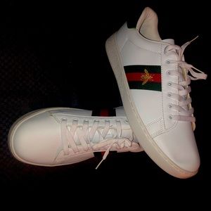 GUCCI Men’s Ace Bee Embroidered Leather Sneakers